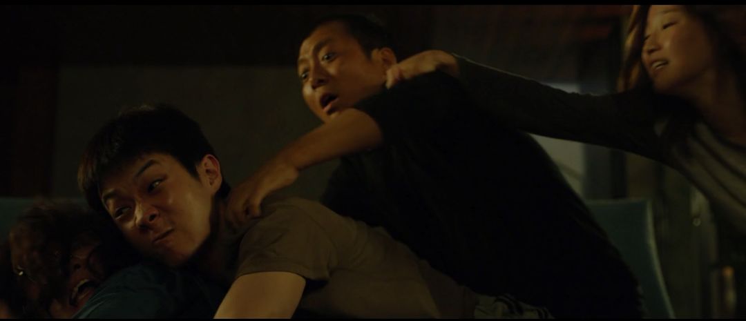 韩国首部戛纳金奖电影《寄生虫》：阶层固化可以打破么？-韩国电影寄生虫是灾难片吗