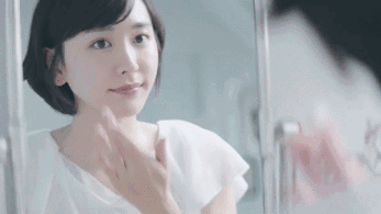 女人过了30岁，护肤品该用紧致还是抗皱？-30岁用紧致护肤品会老得更快吗