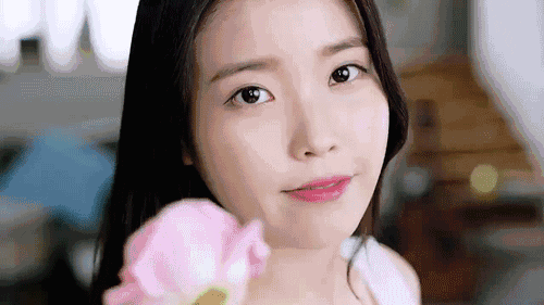 女人过了30岁，护肤品该用紧致还是抗皱？-30岁用紧致护肤品会老得更快吗