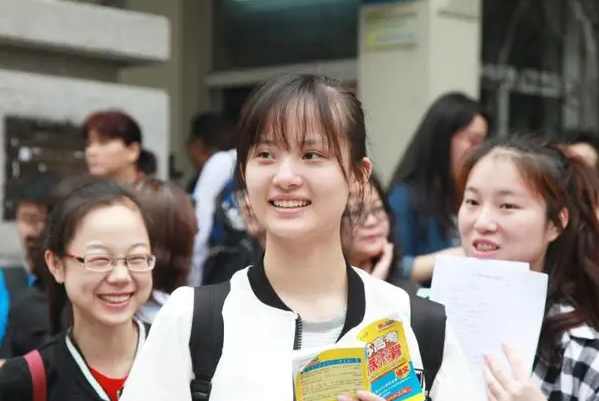 老师不给学生报名高考：反正单招都没录上，也没必要参加高考（老师不让我报名怎么办）