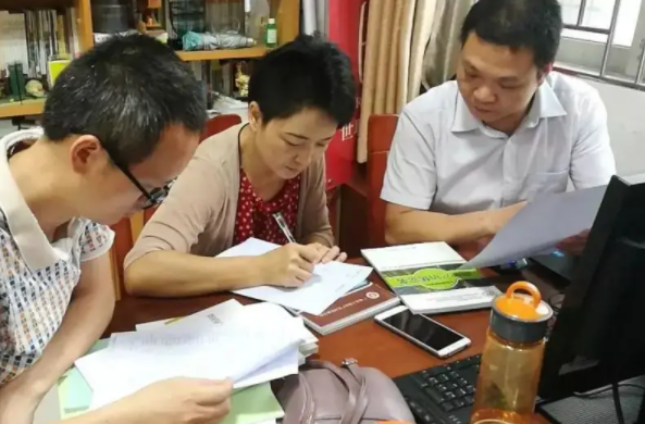 老师不给学生报名高考：反正单招都没录上，也没必要参加高考（老师不让我报名怎么办）