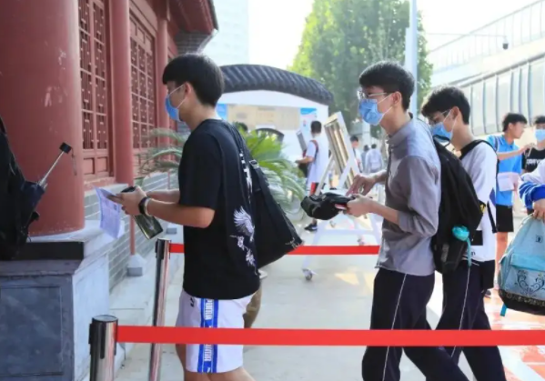 老师不给学生报名高考：反正单招都没录上，也没必要参加高考（老师不让我报名怎么办）