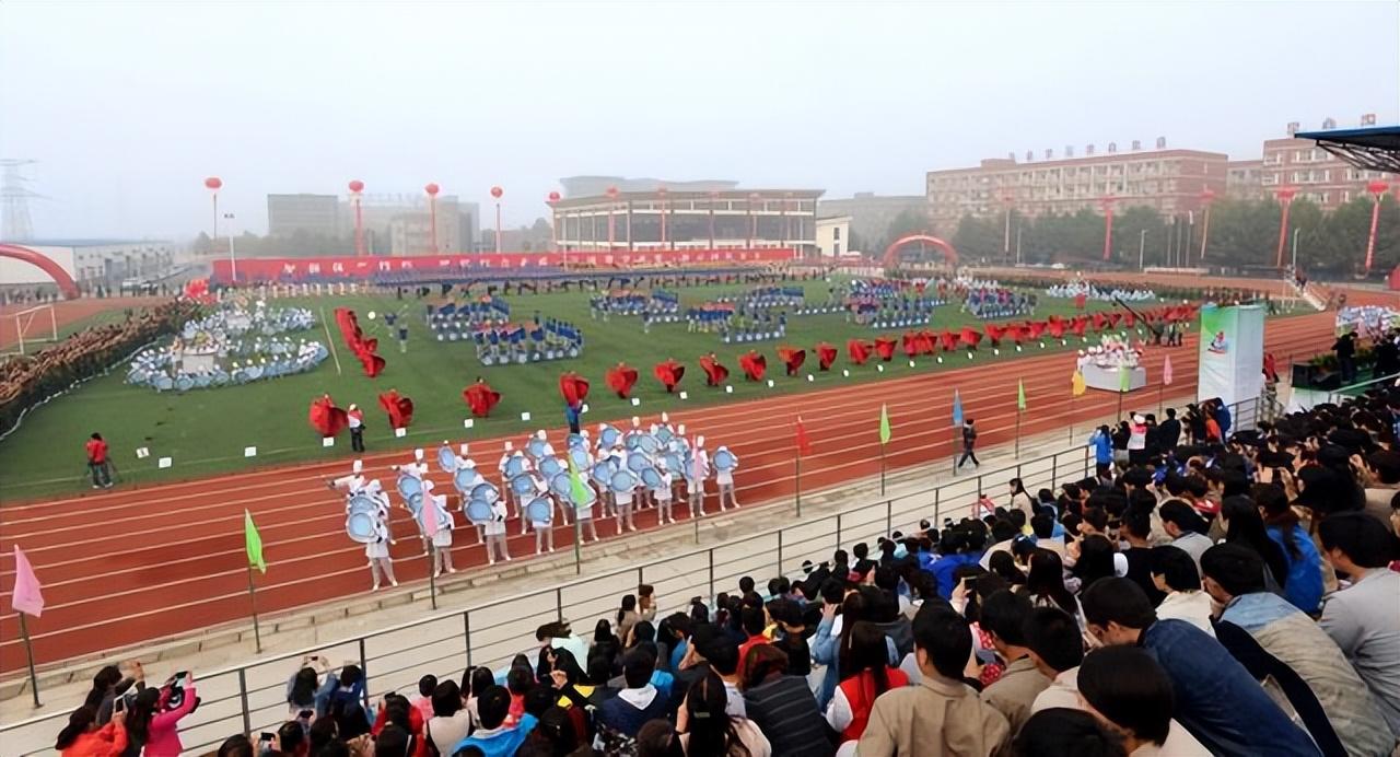 河南郑州：学生快要高考，老师竟漏报名，还要求签自愿放弃声明（老师不给高考准考证违法吗怎么办）