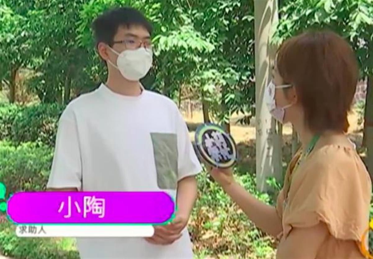 郑州一学校漏掉学生高考报名，还要求签自愿放弃声明？（高考放弃填报志愿）