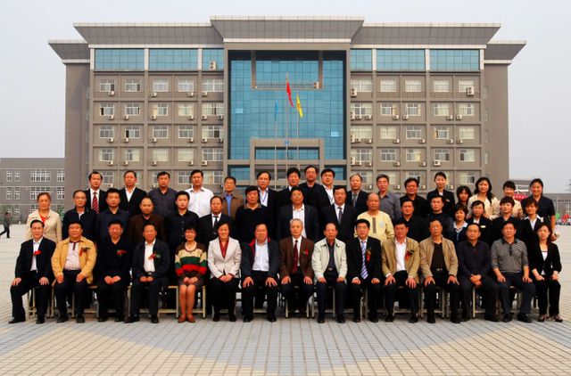 一老师漏掉15名学生高考报名，还让签“自愿放弃”，结果大快人心（高考老师发现作弊当场怎么处理）