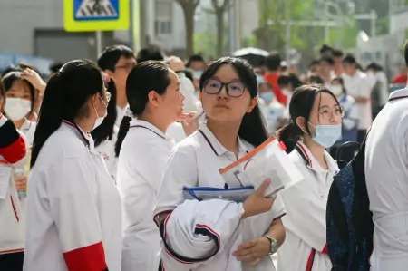 河南考生文具出问题！笔芯断水无法答题，差点没写完，来不及检查（笔芯水断断续续怎么恢复）