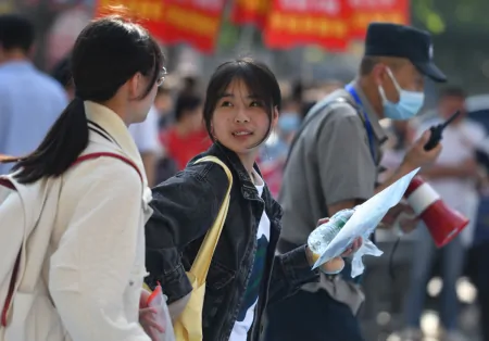 河南考生文具出问题！笔芯断水无法答题，差点没写完，来不及检查（笔芯水断断续续怎么恢复）