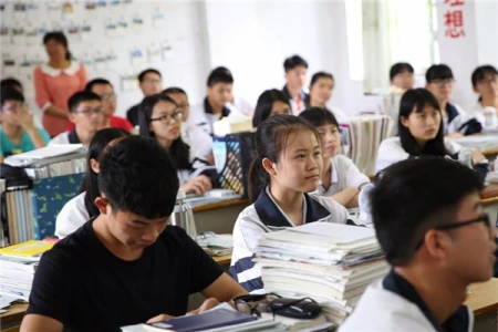 中等生捡漏的机会来了！3所二本院校升为一本，21届高考生可留意（2020年二本升一本的大学有哪些?）