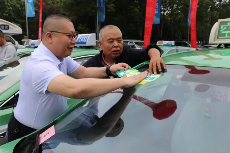 @河南考生 高考期间凭准考证可免费搭乘“爱心助考”车辆（河南高考准考证可以优惠门票）