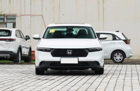 别乱买！B级轿车质量榜更新：雅阁第3，迈腾第7，红旗H5君威上榜（b级轿车大比拼视频）