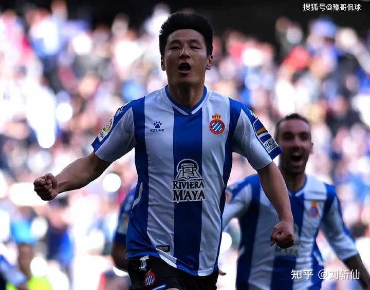 [足球新闻]1-0！武磊绝杀梦回亚洲之巅，2年进1球，比肩孙兴慜帽子戏法！（武磊2017）