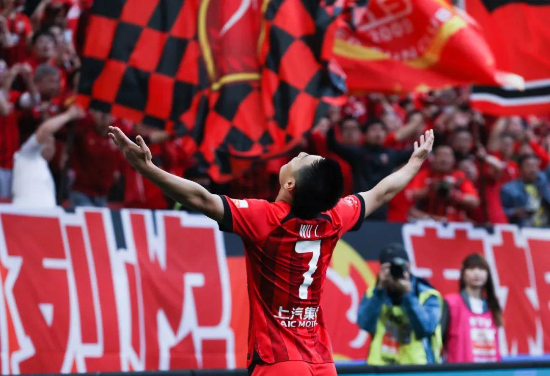 时隔三年重回主场，武磊绝杀海港领跑（武磊精彩过人集锦）