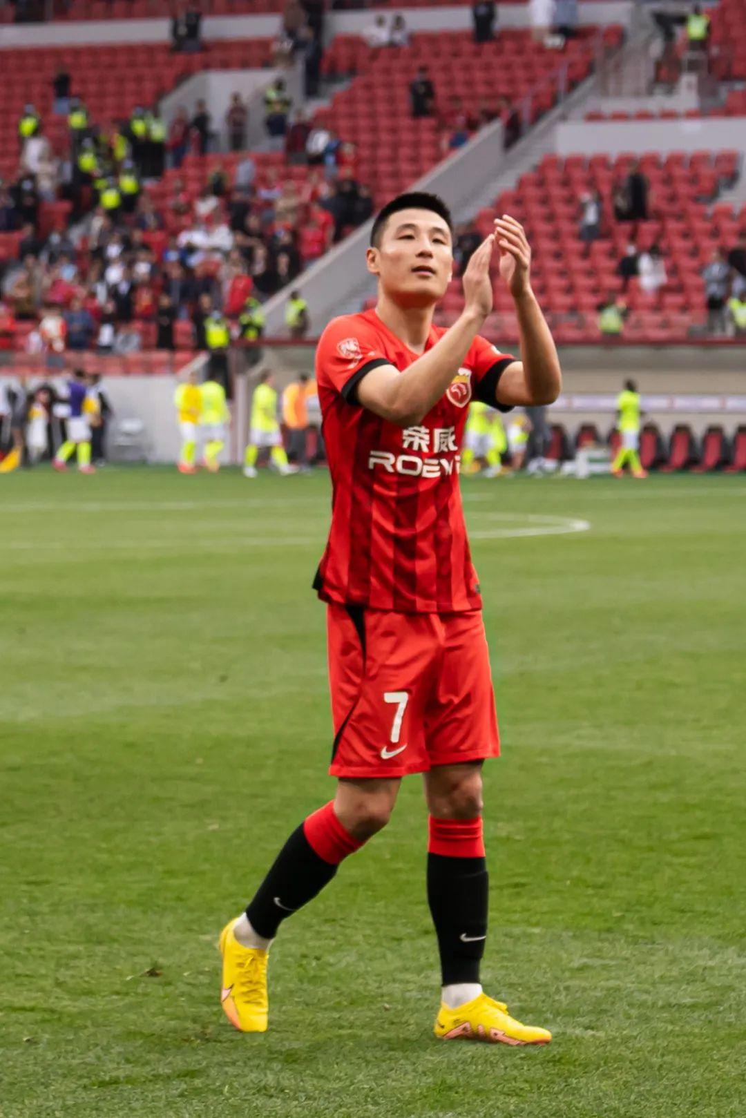 时隔三年重回主场，武磊绝杀海港领跑（武磊精彩过人集锦）