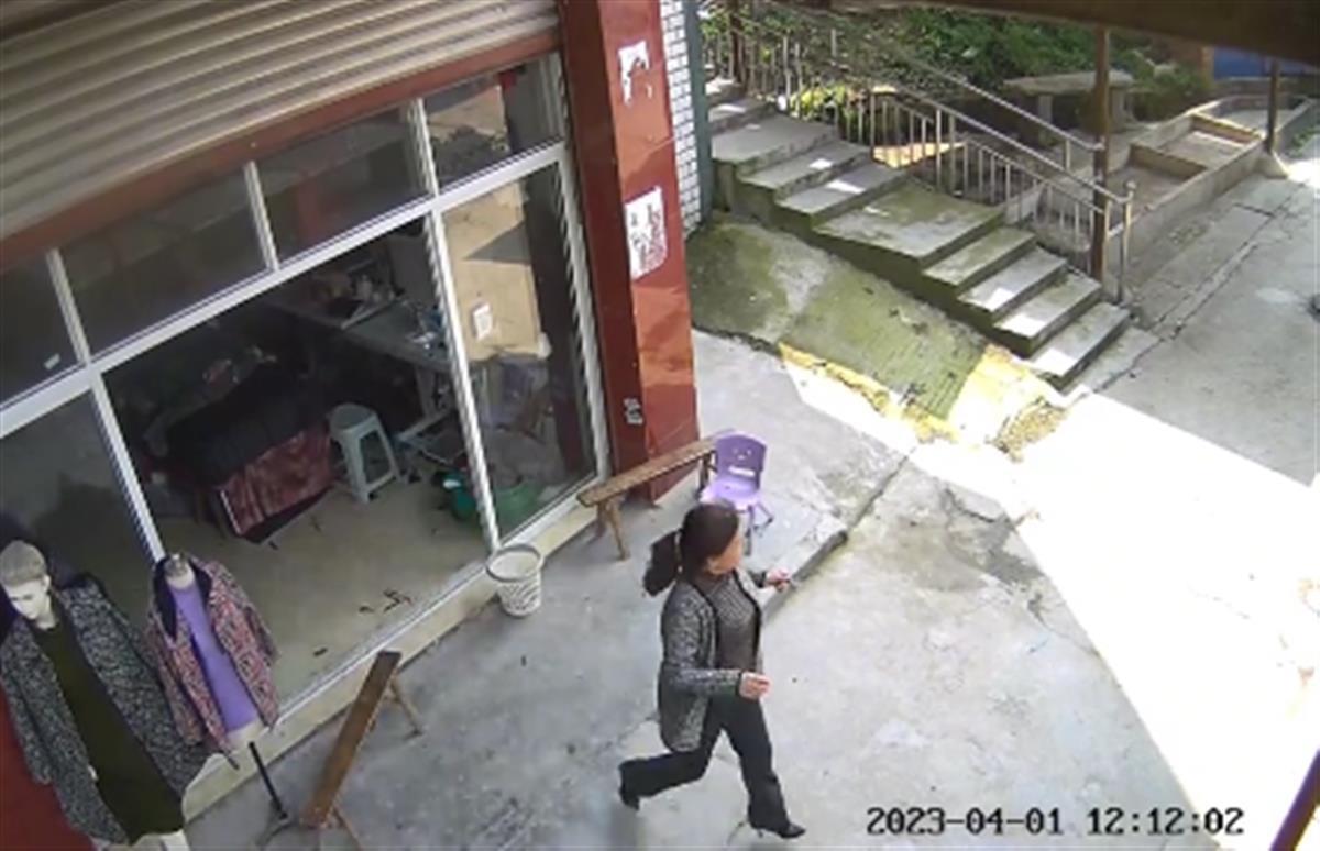 四川一地居民听到巨响，去年此时也曾出现，官方：未收到事故报告（四川巨响是怎么回事）