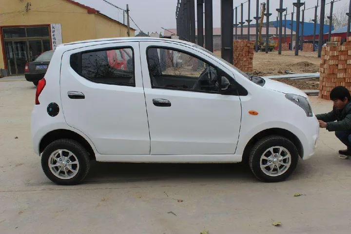 如何看待这些“无证驾驶”的四轮电动车？（无证驾驶电动四轮怎么处理）