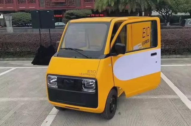 五菱又要推一款四轮电动小车？双门单座，还要什么电单车（五菱电动四座车价格）