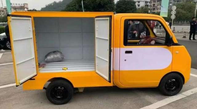 五菱又要推一款四轮电动小车？双门单座，还要什么电单车（五菱电动四座车价格）