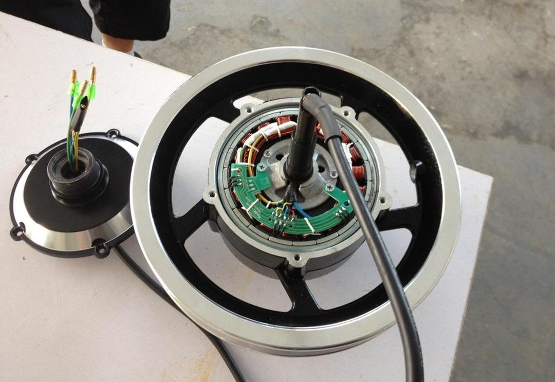 电动四轮车质量好坏怎么区分？只需要看这3个部件，就不会选错（四轮电动车怎么选择）