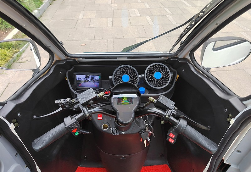 今天才知道，低速四轮电动车制造成本有多少？商家卖一辆能赚多少（电动车四轮车多少钱）