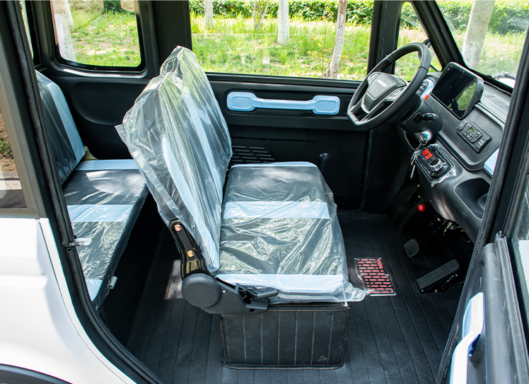 适合老年人的3款电动四轮车，有空调，能接娃，起步价不到5000元（老年电动4轮车哪个品牌好点）