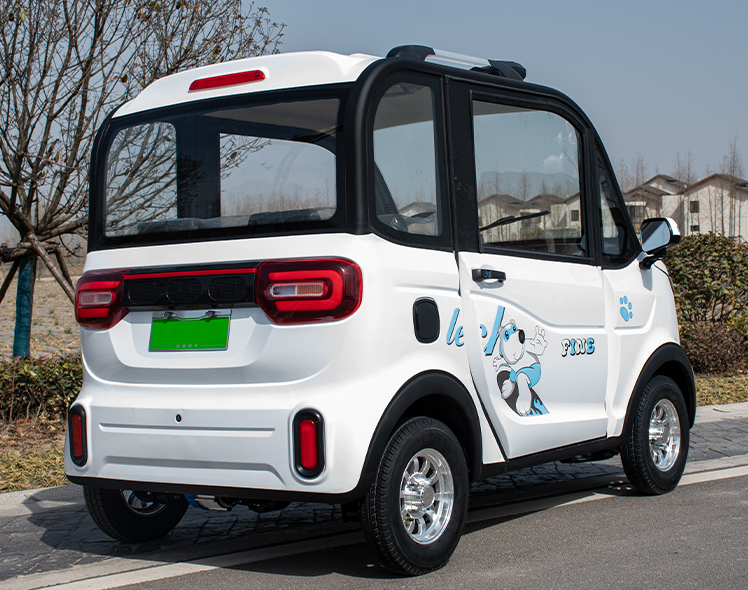 适合老年人的3款电动四轮车，有空调，能接娃，起步价不到5000元（老年电动4轮车哪个品牌好点）