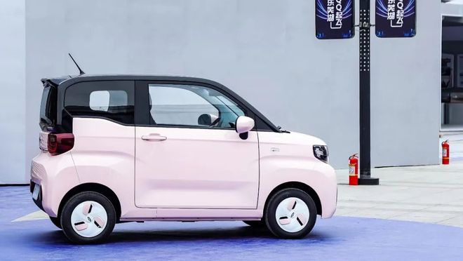 最低8000元！2款电动四轮车，有智能语音和冷暖空调，老少都能开（电动四轮车功能）