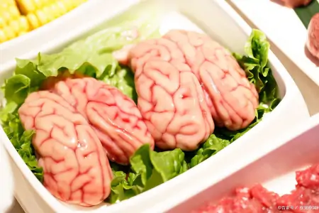 高血脂的“祸根”不只是油，常吃这3物，血脂黏如粥，脑梗找上门-高血脂远离三种食物