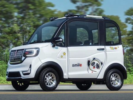 老年人代步选择电动三轮车好？还是四轮车好？看完你就知道了！（老年人代步车三轮车电瓶车）