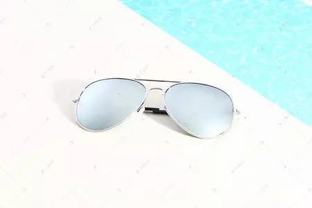 偏光太阳镜和普通太阳镜的区别？-偏光太阳镜和普通太阳镜的优缺点