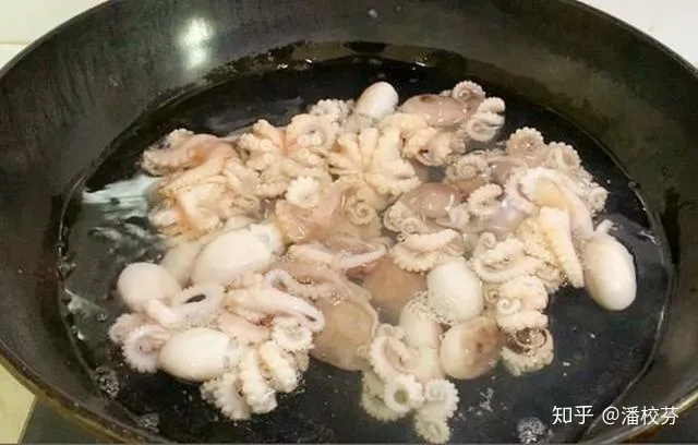 煮八爪鱼，有人用冷水，有人用开水，大厨：都不对，教你正确做法（煮八爪鱼用凉水还是热水）