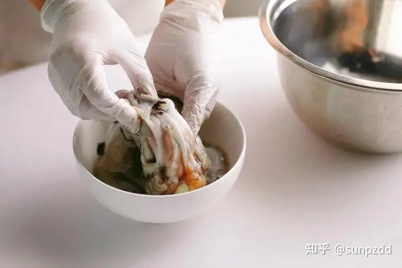 白灼八爪鱼怎么做，才能口感滑脆还不腥？这3点很关键（白灼八爪鱼怎么做好吃 家常做法视频）