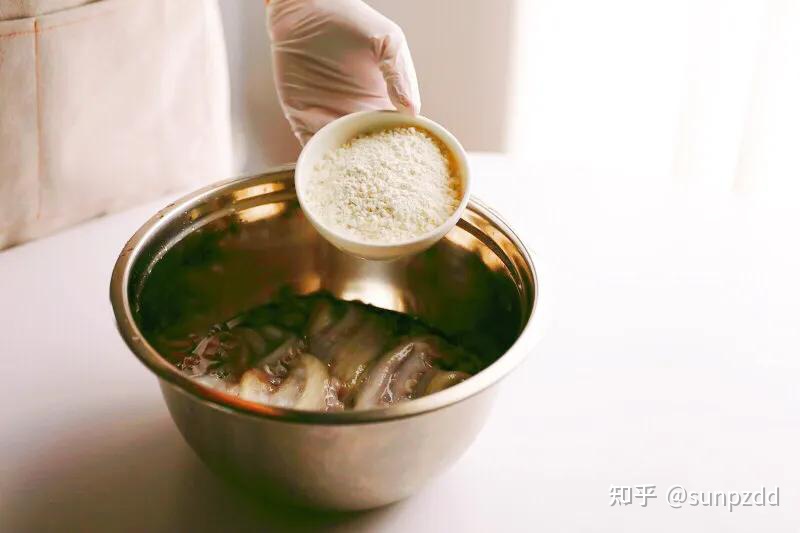 白灼八爪鱼怎么做，才能口感滑脆还不腥？这3点很关键（白灼八爪鱼怎么做好吃 家常做法视频）