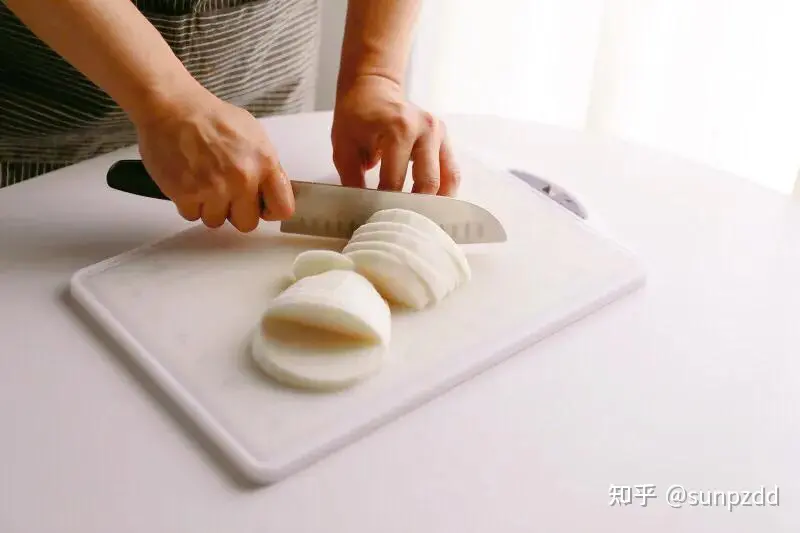 白灼八爪鱼怎么做，才能口感滑脆还不腥？这3点很关键（白灼八爪鱼怎么做好吃 家常做法视频）