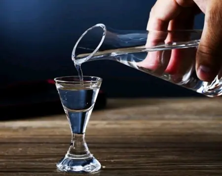 每天喝白酒，对血脂有什么影响？想要血脂稳定，可多喝5种茶水-白酒影响血脂吗