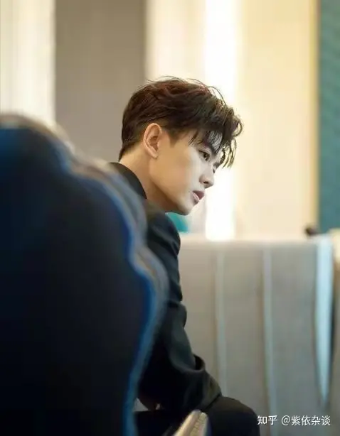 赌王准女婿窦骁新剧定档，刘亦菲、任嘉伦也有待播剧，哪部最期待-窦骁赌王女儿