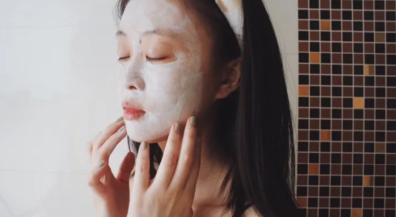 适合30+女人的“宝藏面霜”：资生堂滋润保湿，雅诗兰黛提拉紧致（资生堂面霜好用还是雅诗兰黛面霜好用）