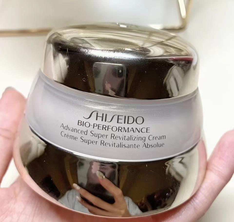 适合30+女人的“宝藏面霜”：资生堂滋润保湿，雅诗兰黛提拉紧致（资生堂面霜好用还是雅诗兰黛面霜好用）