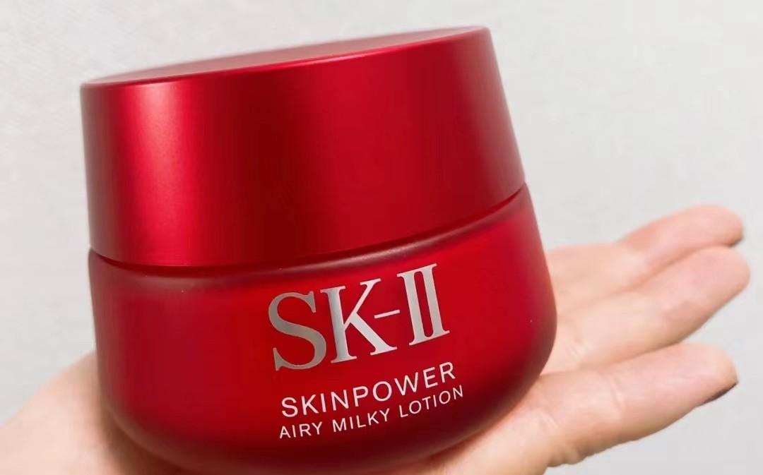 适合30+女人的“宝藏面霜”：资生堂滋润保湿，雅诗兰黛提拉紧致（资生堂面霜好用还是雅诗兰黛面霜好用）