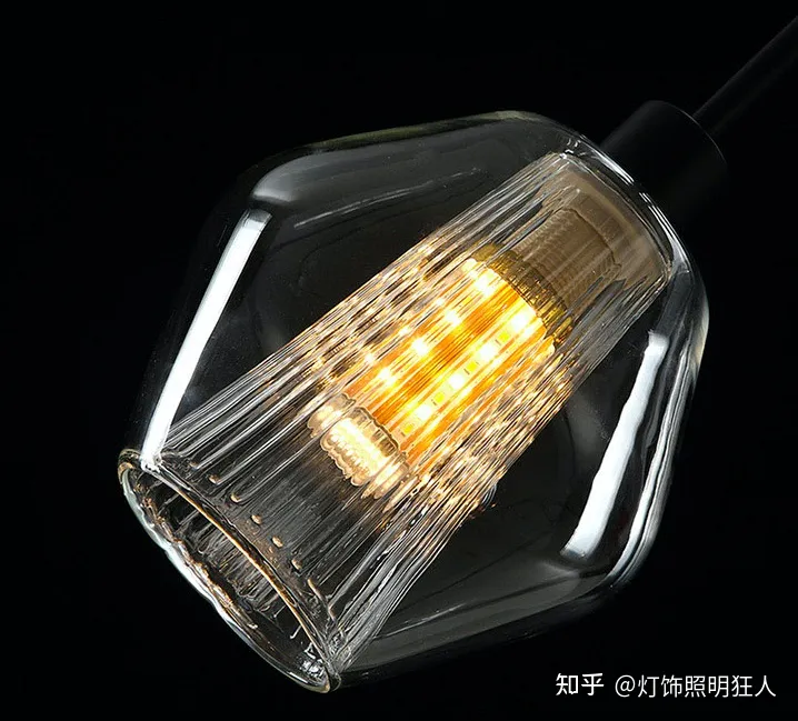 家装客厅吊灯选什么材质的好呢？-客厅吊灯装什么款式好