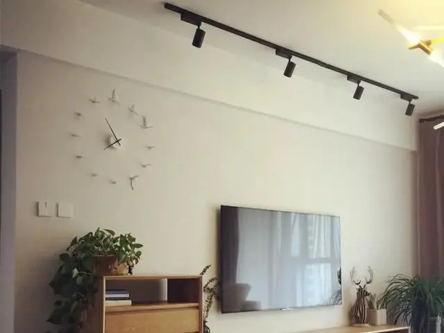 客厅装什么灯好看？别选贵的！推荐这5款，让客厅档次更高级-客厅装什么灯光好