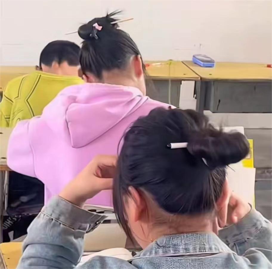 道士头和扎小辫，小学生发型代表组织，教师：不盘是不是不合群-道士发髻种类