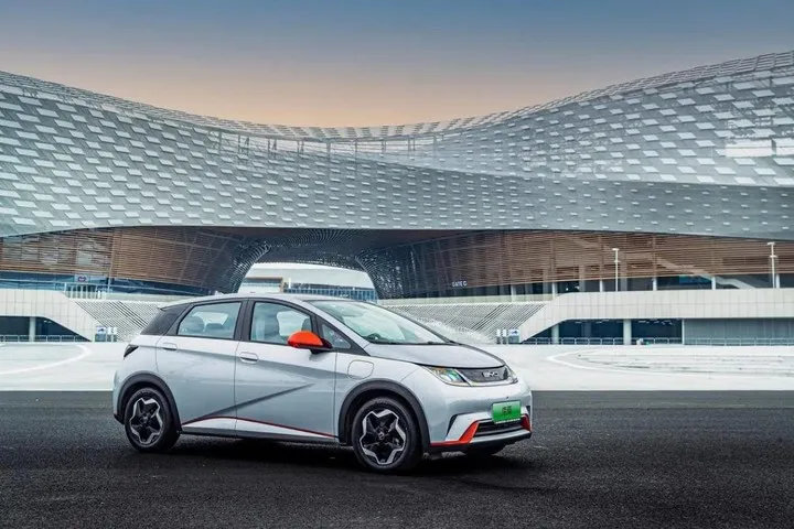 董车日报 | 特斯拉全面降价，最高降近 4 万元 / 小鹏迎来史上最大组织调整 / 威马汽车员工工资打折发放-特斯拉降价格降了多少