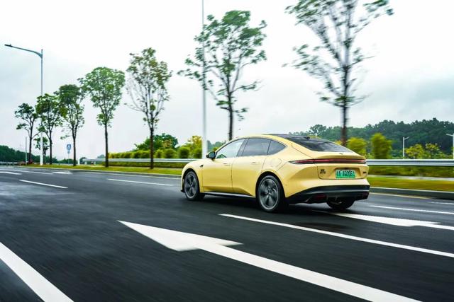 全系降价3万，啪啪打脸！蔚来终于放下包袱了？-蔚来降价了吗现在