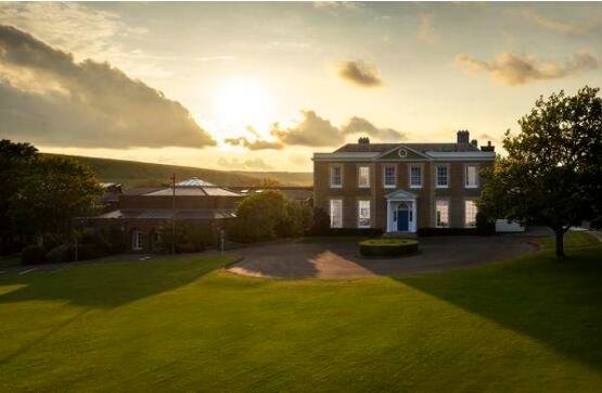 重磅官宣：新校区新黑马--牛津国际高中OIC布莱顿分校正式开始招生！（牛津国际中学）