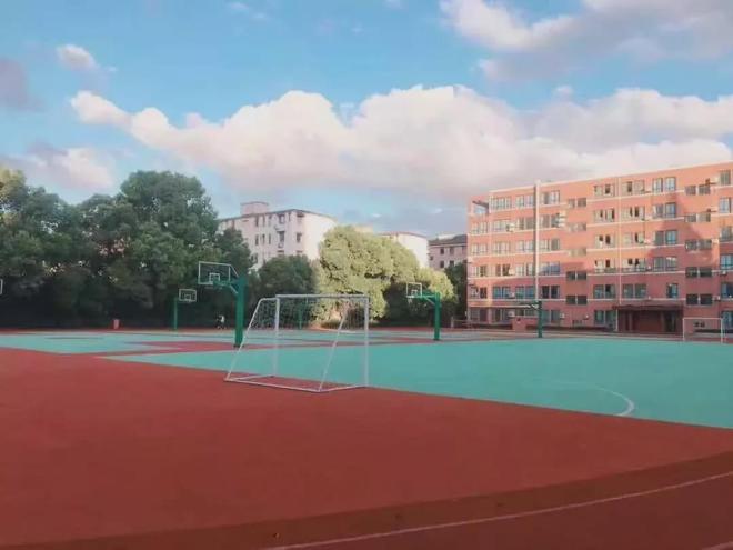 超全！世外、领科、交附IB、光华剑桥等25所热门国际高中招生启动（世外高中国际部录取分数线）