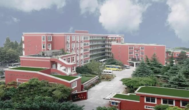 超全！世外、领科、交附IB、光华剑桥等25所热门国际高中招生启动（世外高中国际部录取分数线）