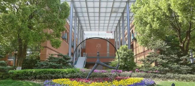 超全！世外、领科、交附IB、光华剑桥等25所热门国际高中招生启动（世外高中国际部录取分数线）