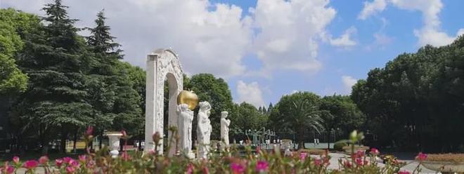 超全！世外、领科、交附IB、光华剑桥等25所热门国际高中招生启动（世外高中国际部录取分数线）