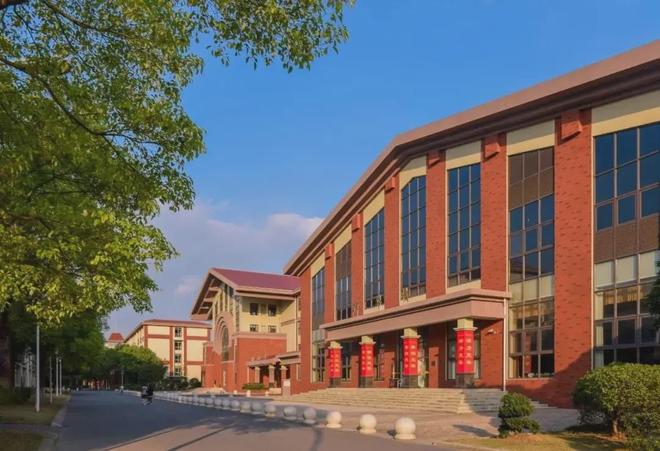 超全！世外、领科、交附IB、光华剑桥等25所热门国际高中招生启动（世外高中国际部录取分数线）