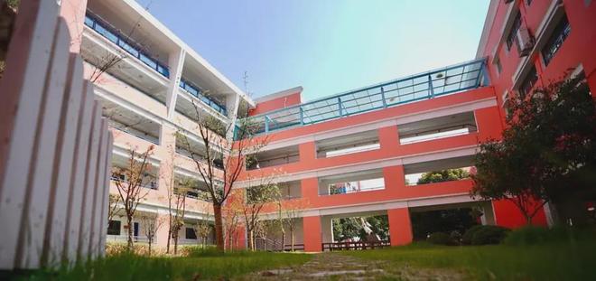 超全！世外、领科、交附IB、光华剑桥等25所热门国际高中招生启动（世外高中国际部录取分数线）